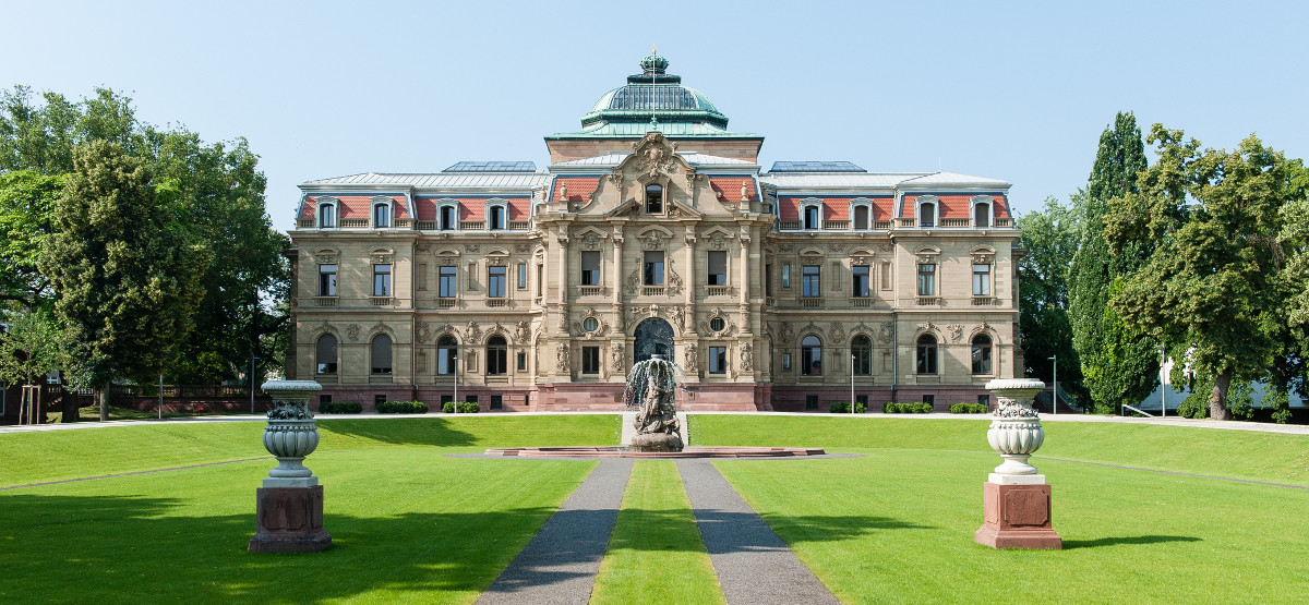 Bundesgerichtshof_Palais image BGH gibt uns wieder Recht und rügt Verfahrensfehler des OLG Köln! (BGH Az. VI ZB 27/15)